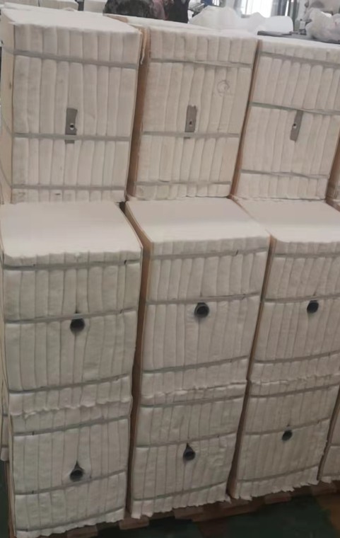 Ceramic fiber module block made from ceramic fiber blanket