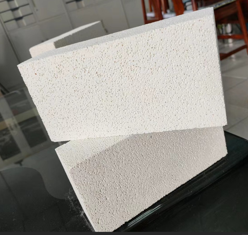 Mullite brick surface